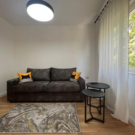 Lana Studio Lägenhet Tirana Exteriör bild