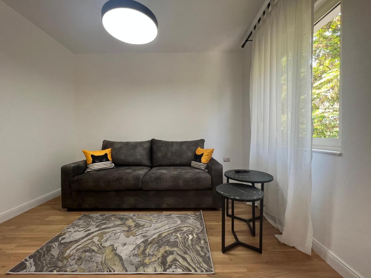 Lana Studio Lägenhet Tirana Exteriör bild