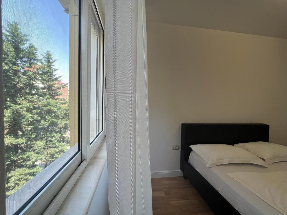 Lana Studio Lägenhet Tirana Exteriör bild