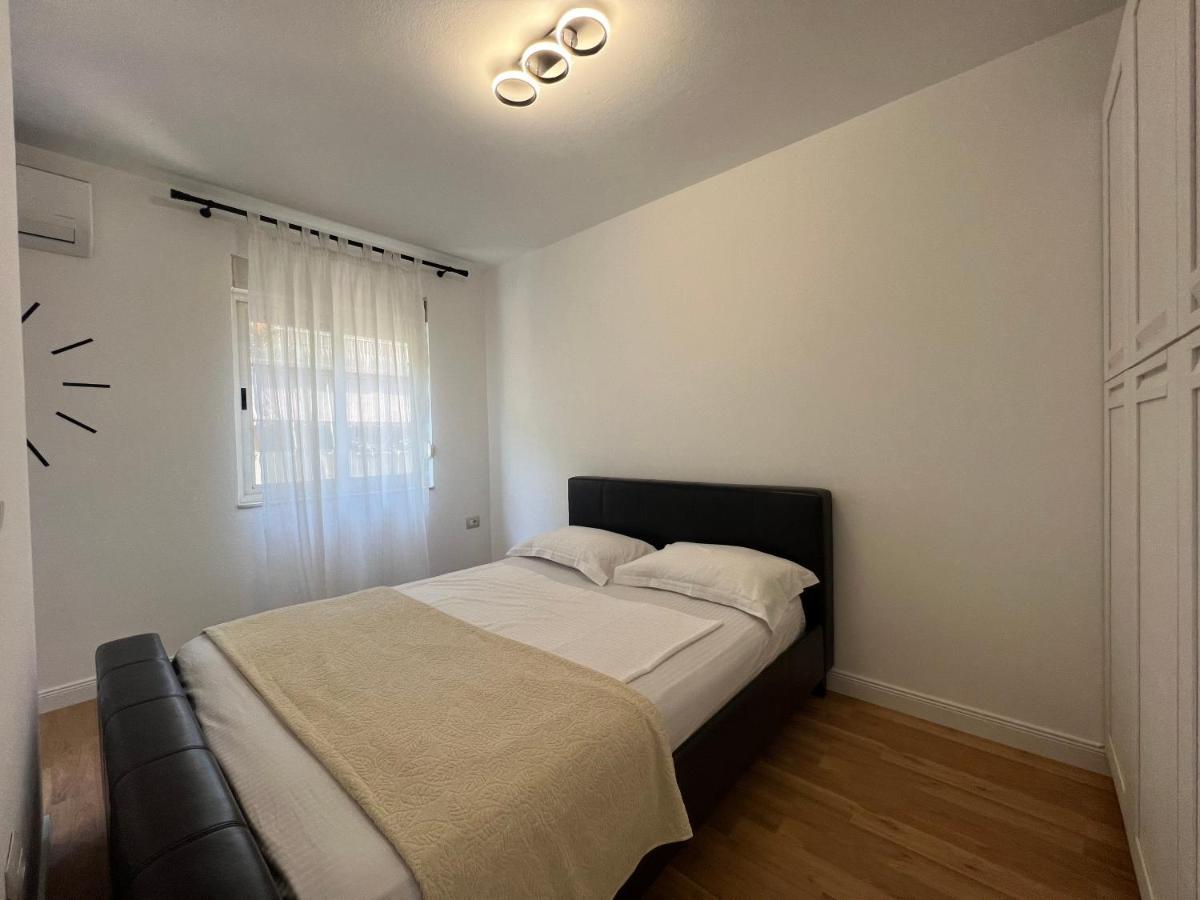 Lana Studio Lägenhet Tirana Exteriör bild