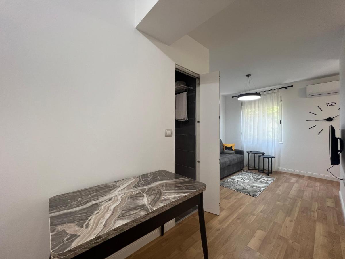 Lana Studio Lägenhet Tirana Exteriör bild